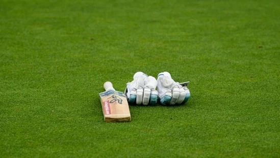 Rain delays start of 1st test between Bangladesh and Pakistan; Bangladesh wins toss and elects to field