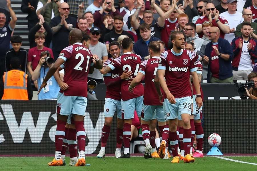 West Ham coach Robson remains optimistic despite EFL Trophy defeat