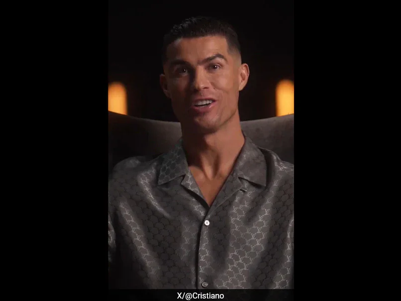 :
Cristiano Ronaldo Breaks World Record Right After Debuting YouTube Channel