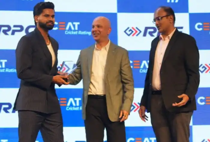 Shreyas Iyer's Touching Gesture Towards Rohit Sharma at CEAT Awards Goes Viral â€“ WATCH NOW