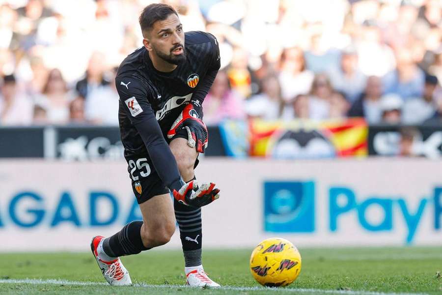 Liverpool to conduct medical assessment today for Valencia goalie, Mamardashvili