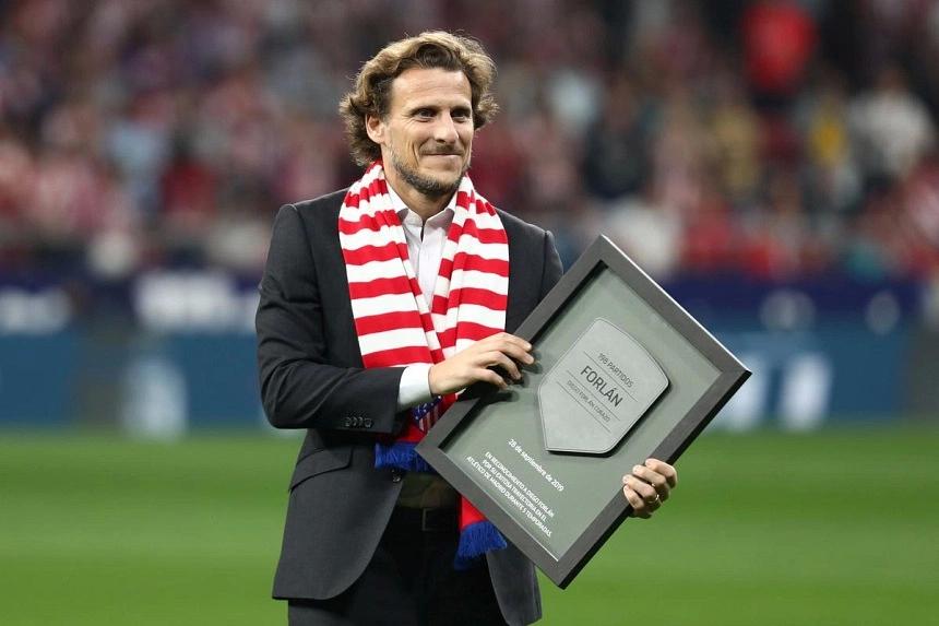 Uruguay soccer star Forlan transitions to professional tennis tournament