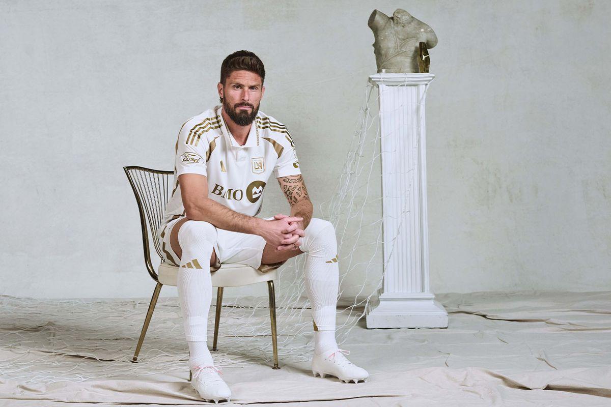 Introducing the Strikingly Elegant LAFC 2025 Away Kit